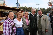 Karin Seehofer und Dieter Reiter begr&uuml;ssten 100 Kinder zum Wiesnbummel (&copy;Foto: Ingrid Grossmann)